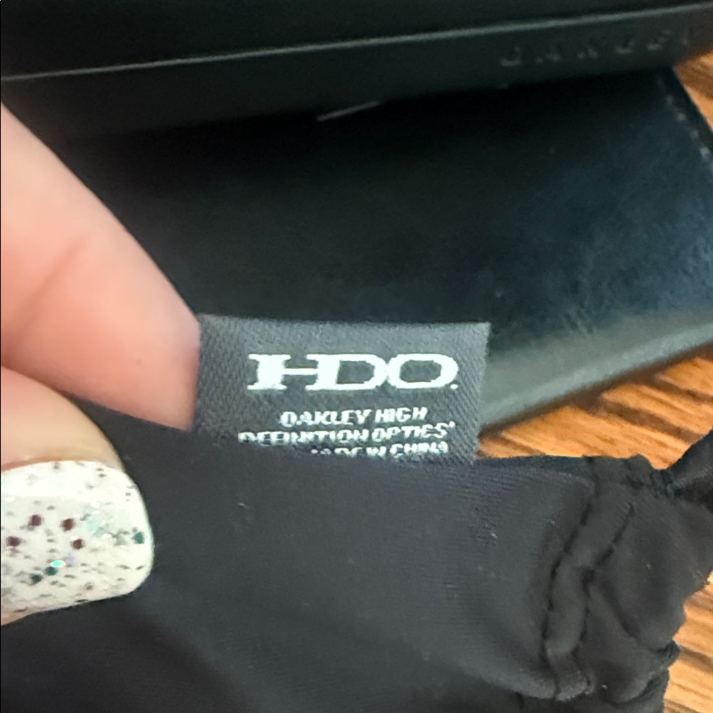 Oakley Metallic Rectangular Eyewear - image 4